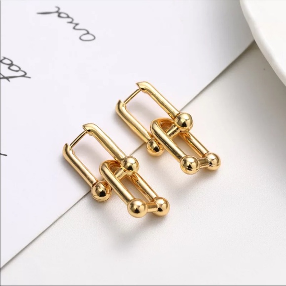 NEW 18K GOLD PUNK LOCK CLIP HOOP EARRINGS - Picture 5 of 5